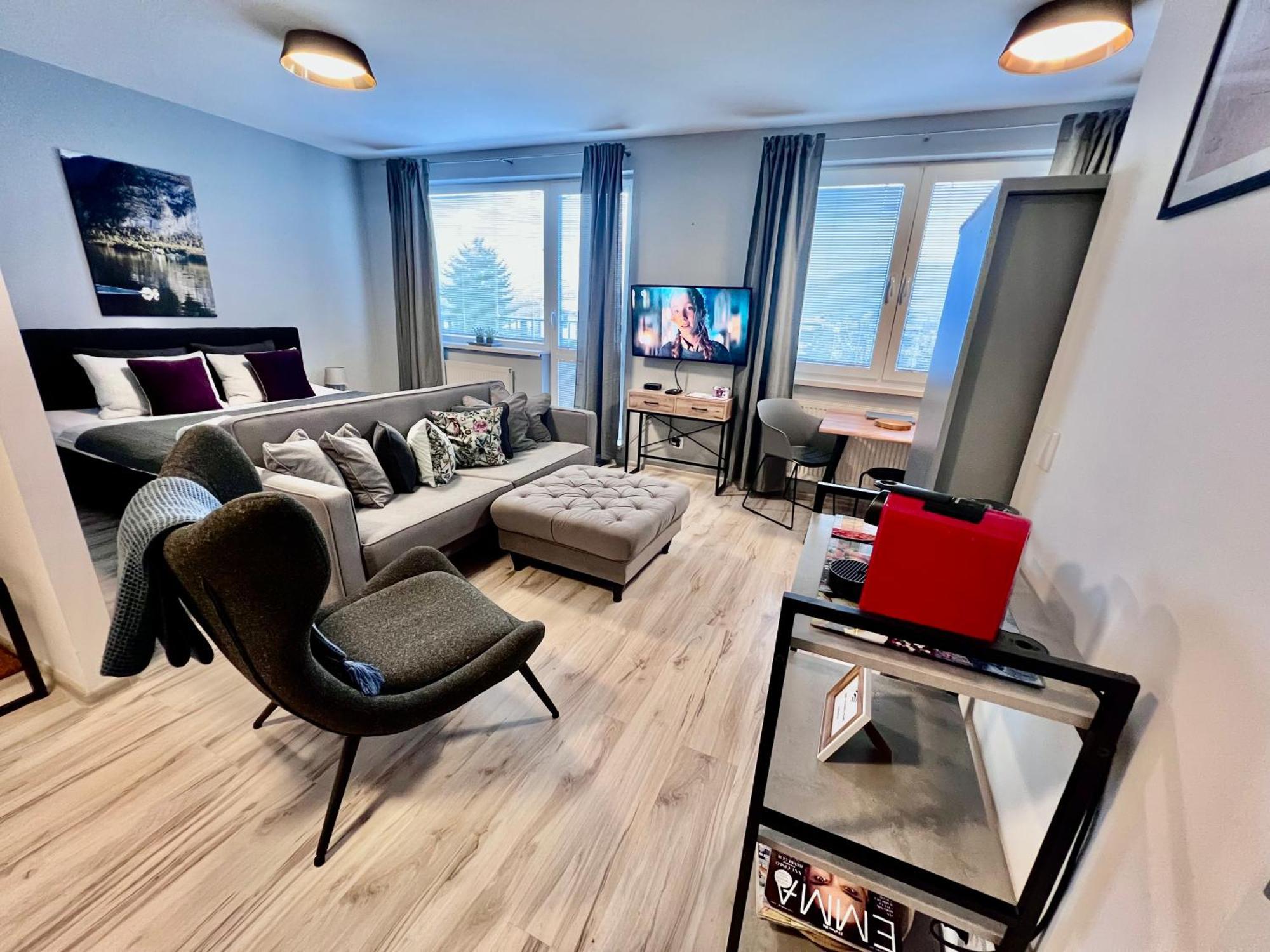 Bl - The Executive Suite, Boru - 24Hr Self Check-In, Free Private Parking, Balcony With Mountain View, 5 Minute Walk To City Center Банска-Бистрица Экстерьер фото